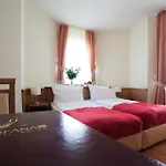 Trofana Wellness & 3*