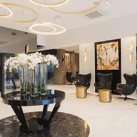 Trofana Wellness & ミエンジズドロイェ