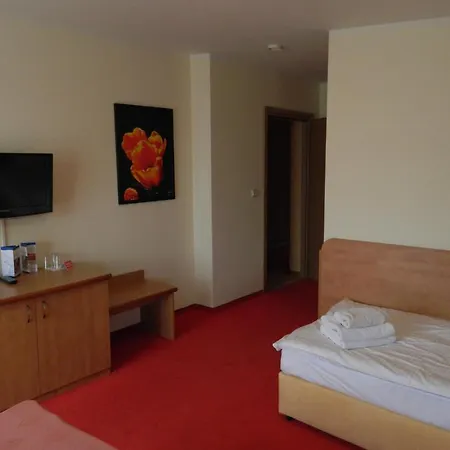 Trofana Wellness & ミエンジズドロイェ