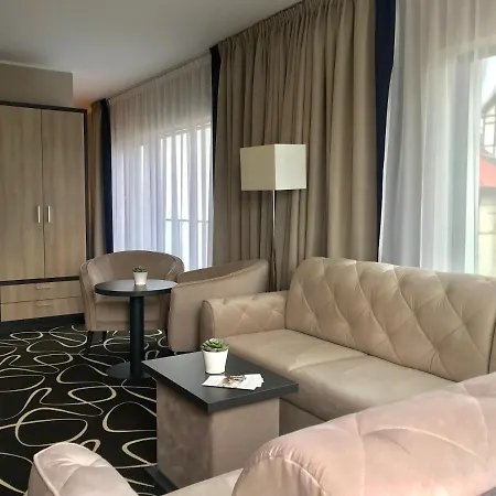 Trofana Wellness & מלון